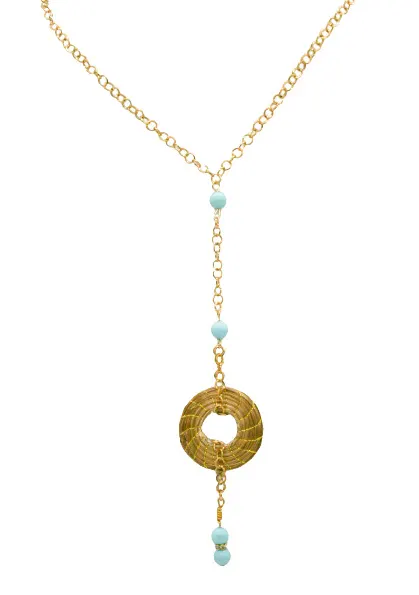 Gaudi Necklace Cielo — gioiello in erba d'oro disegnato da Orit, intrecciato a mano nel Cerrado, Oroboros